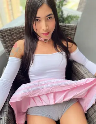la Camgirl colombiana “halliee” recibe terremoto vaginal